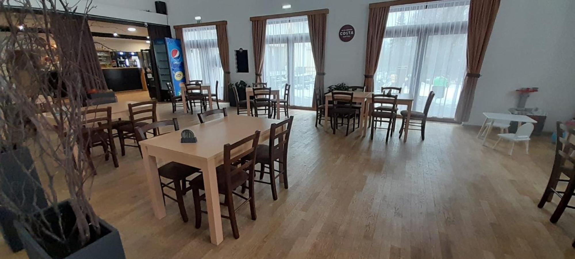 Penzion A Restaurace U Sousedu Strázny Exterior foto